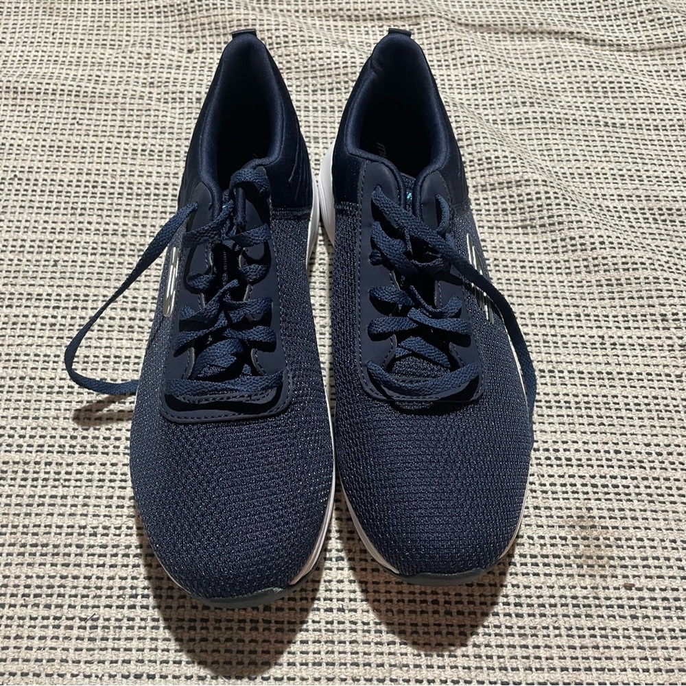 SKECHERS Women's Go Walk Skyline 2.0 Shoes Size 10 In Navy Blue/White